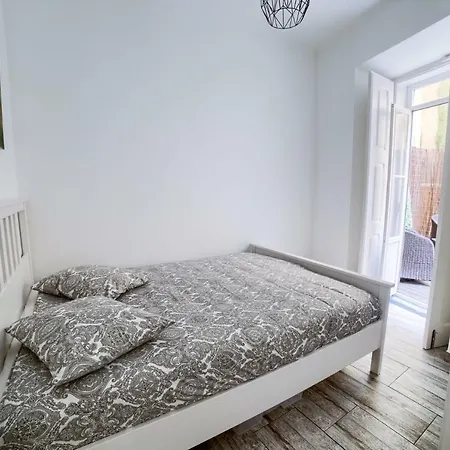 Garden Apartment *